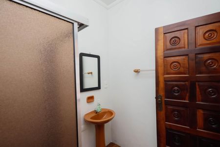 Casa à venda com 311m², 4 quartos e 8 vagasBanheiro 4