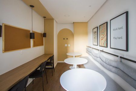 Apartamento para alugar com 39m², 2 quartos e sem vaga