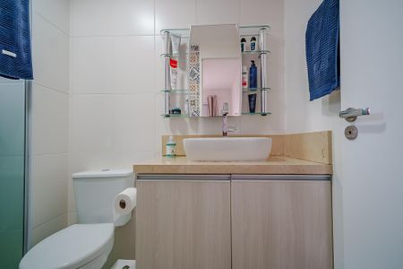 Apartamento para alugar com 57m², 2 quartos e 1 vaga Apartamento para alugar com 57m², 2 quartos e 1 vagaBanheiro da Suíte