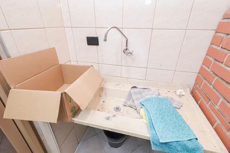 Casa de condomínio para alugar com 75m², 2 quartos e 1 vagaÁrea de Serviço / Quintal