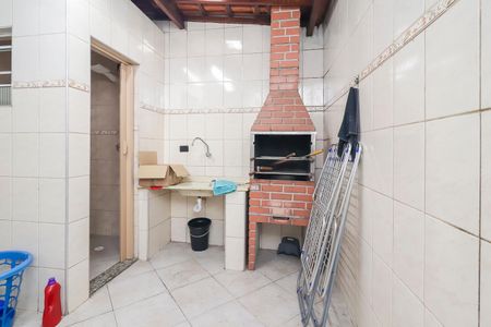 Casa de condomínio para alugar com 75m², 2 quartos e 1 vagaÁrea de Serviço / Quintal