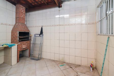 Casa de condomínio para alugar com 75m², 2 quartos e 1 vagaÁrea de Serviço / Quintal