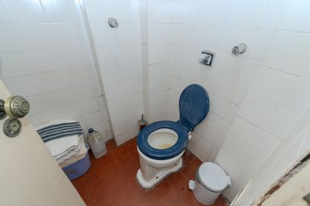 Apartamento à venda com 175m², 4 quartos e sem vaga Apartamento à venda com 175m², 4 quartos e sem vagaBanheiro de serviço