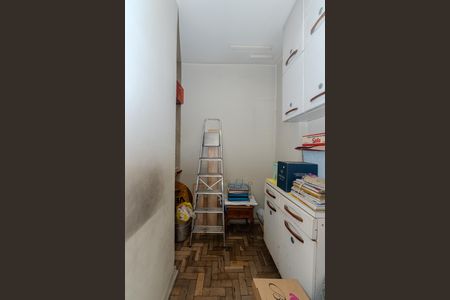 Apartamento à venda com 175m², 4 quartos e sem vaga Apartamento à venda com 175m², 4 quartos e sem vagaQuarto de Serviço