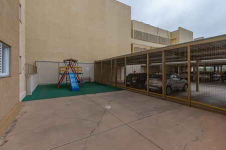 Apartamento para alugar com 65m², 2 quartos e 1 vaga Apartamento para alugar com 65m², 2 quartos e 1 vagaÁrea comum - Playground