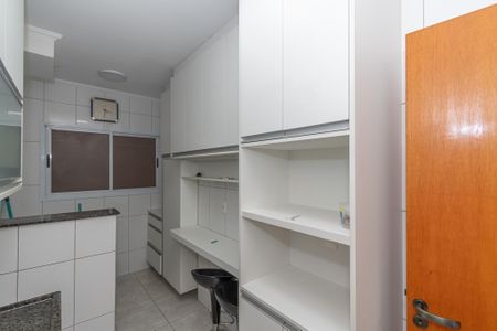 Apartamento para alugar com 65m², 2 quartos e 1 vaga Apartamento para alugar com 65m², 2 quartos e 1 vagaCozinha e Área de Serviço