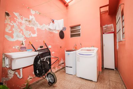 Casa à venda com 80m², 2 quartos e 5 vagas Casa à venda com 80m², 2 quartos e 5 vagasÁrea de Serviço