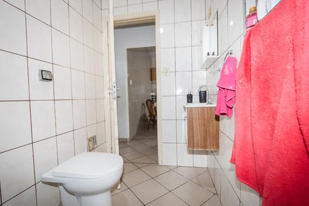 Casa à venda com 80m², 2 quartos e 5 vagas Casa à venda com 80m², 2 quartos e 5 vagasBanheiro