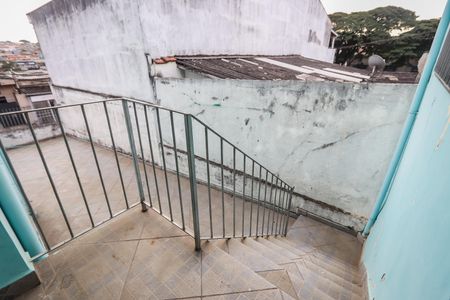 Casa à venda com 80m², 2 quartos e 5 vagas Casa à venda com 80m², 2 quartos e 5 vagasEscada