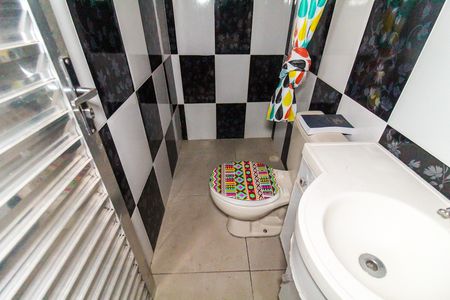 Banheiro da Suíte de casa para alugar com 1 quarto, 60m² em Conjunto Habitacional A. E. Carvalho, São Paulo