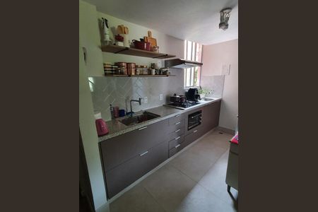 Cozinha de apartamento para alugar com 2 quartos, 57m² em Fátima, Niterói