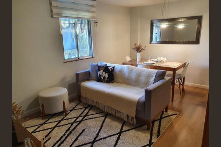 Sala de apartamento para alugar com 2 quartos, 57m² em Fátima, Niterói