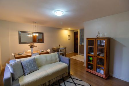Sala de apartamento para alugar com 2 quartos, 63m² em Fátima, Niterói