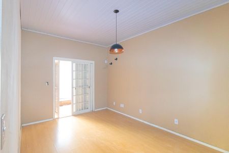 Casa para alugar com 260m², 2 quartos e 3 vagas Casa para alugar com 260m², 2 quartos e 3 vagasCasa de fundos