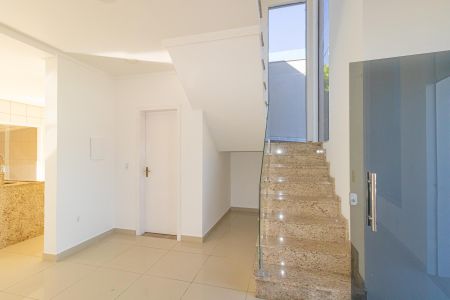 Casa para alugar com 260m², 2 quartos e 3 vagas