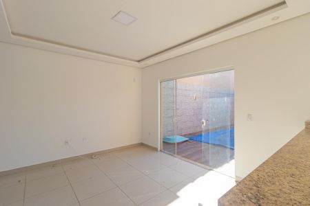 Sala de casa para alugar com 2 quartos, 260m² em Vila Monte Carlo, Cachoeirinha