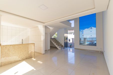 Sala de casa para alugar com 2 quartos, 260m² em Vila Monte Carlo, Cachoeirinha
