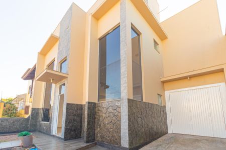 Casa para alugar com 260m², 2 quartos e 3 vagas Casa para alugar com 260m², 2 quartos e 3 vagasFachada
