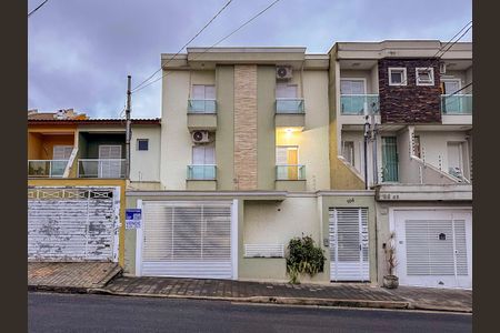 Apartamento à venda com 56m², 2 quartos e 1 vaga Apartamento à venda com 56m², 2 quartos e 1 vagaFachada