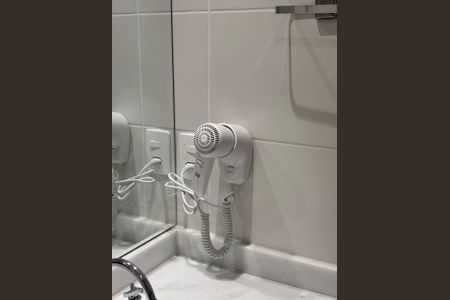 Banheiro de apartamento à venda com 1 quarto, 37m² em Pompeia, São Paulo