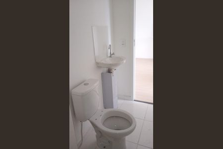 Banheiro de apartamento para alugar com 2 quartos, 34m² em Jardim Jaragua (Sao Domingos), São Paulo