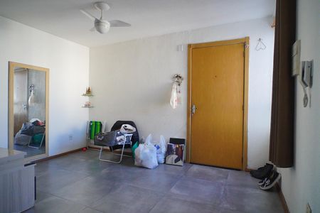 Sala de apartamento para alugar com 2 quartos, 42m² em São José, Porto Alegre