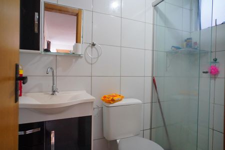 Banheiro  de apartamento para alugar com 2 quartos, 42m² em São José, Porto Alegre