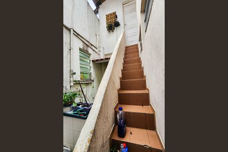 Casa de condomínio à venda com 80m², 2 quartos e sem vaga Casa de condomínio à venda com 80m², 2 quartos e sem vagaEscada