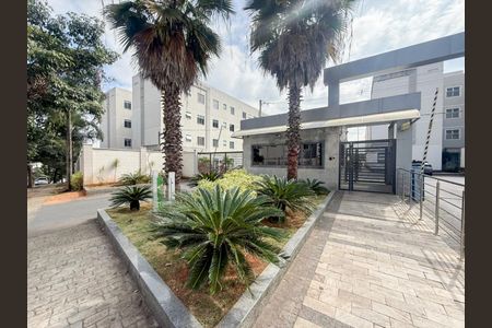 Apartamento à venda com 48m², 2 quartos e 1 vaga Apartamento à venda com 48m², 2 quartos e 1 vagaFachada