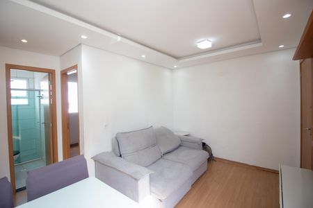 Sala de apartamento à venda com 2 quartos, 48m² em Chacaras Reunidas Santa Terezinha, Contagem