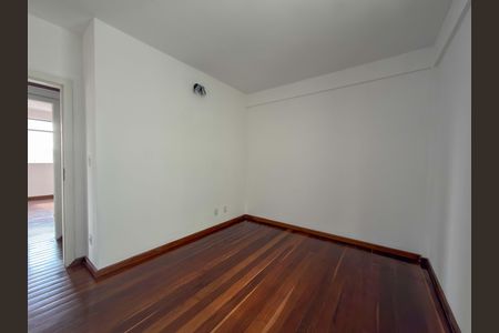 Apartamento à venda com 112m², 3 quartos e 1 vaga Apartamento à venda com 112m², 3 quartos e 1 vagaQuarto 2