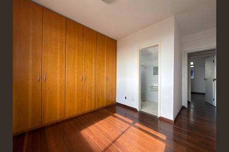 Apartamento à venda com 112m², 3 quartos e 1 vaga Apartamento à venda com 112m², 3 quartos e 1 vagaSuíte