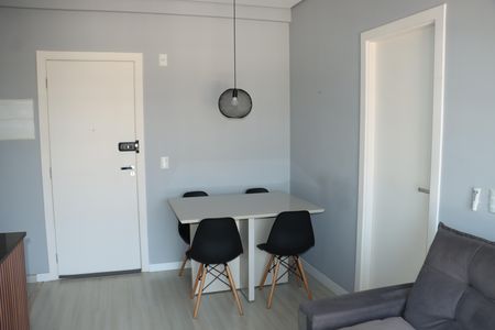 Apartamento para alugar com 1 quarto, 37m² em Vilarejo, Cotia