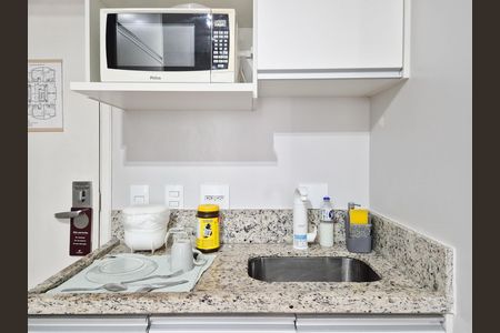 Cozinha de apartamento para alugar com 1 quarto, 26m² em Vila Uberabinha, São Paulo