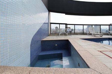 Apartamento para alugar com 26m², 1 quarto e sem vaga Apartamento para alugar com 26m², 1 quarto e sem vagaÁrea comum - Piscina