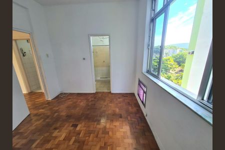 Apartamento à venda com 38m², 1 quarto e sem vaga