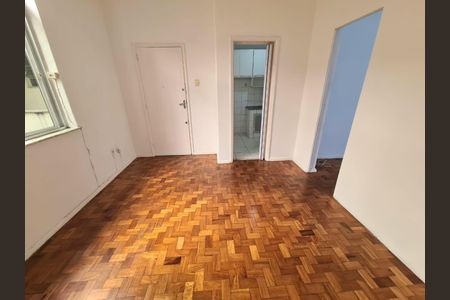 Apartamento à venda com 38m², 1 quarto e sem vaga