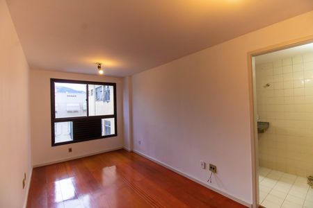 Sala de apartamento para alugar com 2 quartos, 78m² em Santa Rosa, Niterói