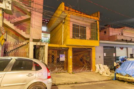 Casa à venda com 250m², 2 quartos e 2 vagasFachada