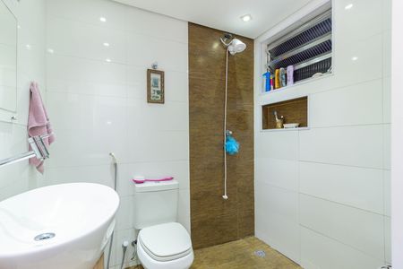 Casa à venda com 250m², 2 quartos e 2 vagasBanheiro Quarto 1