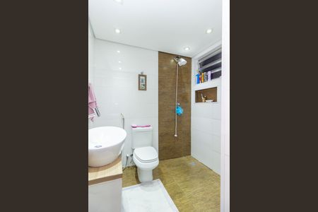 Banheiro Quarto 1 de casa à venda com 2 quartos, 250m² em Vila Penteado, São Paulo