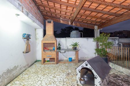 Casa à venda com 250m², 2 quartos e 2 vagasQuintal Frontal