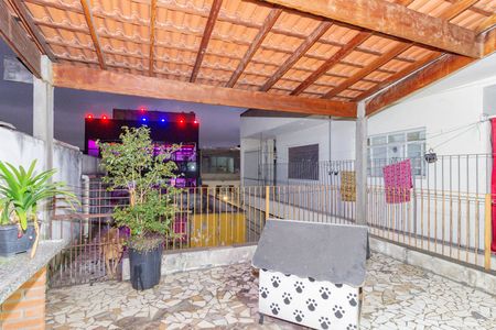 Casa à venda com 250m², 2 quartos e 2 vagasQuintal Frontal