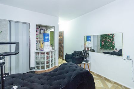 Casa à venda com 250m², 2 quartos e 2 vagasSalão