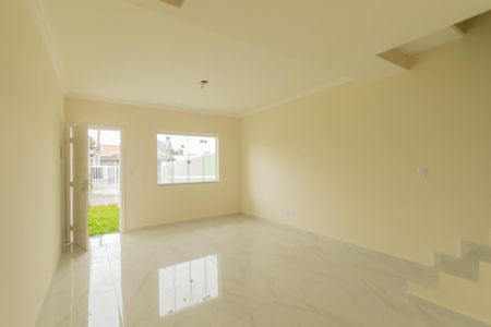 Casa à venda com 84m², 2 quartos e 2 vagas Casa à venda com 84m², 2 quartos e 2 vagasSala