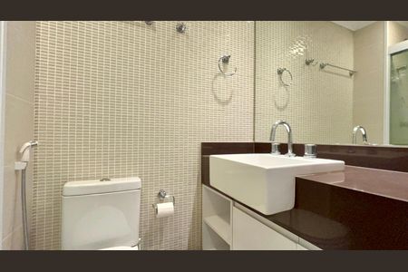 Apartamento para alugar com 89m², 2 quartos e 2 vagas Apartamento para alugar com 89m², 2 quartos e 2 vagasBanheiro da Suíte