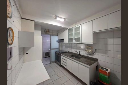Cozinha de apartamento para alugar com 2 quartos, 80m² em Vila Paris, Belo Horizonte