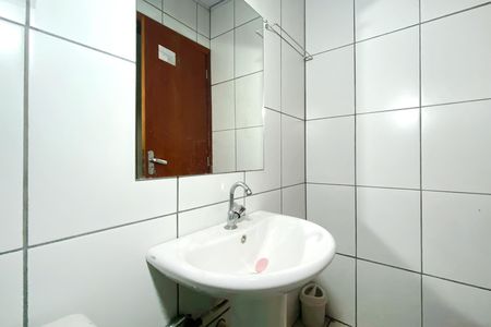 Casa para alugar com 30m², 1 quarto e 1 vaga Casa para alugar com 30m², 1 quarto e 1 vagaBanheiro