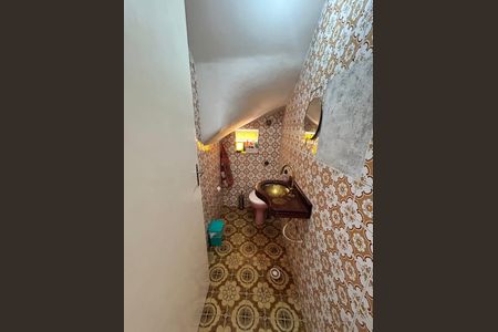Casa à venda com 125m², 4 quartos e 2 vagas Casa à venda com 125m², 4 quartos e 2 vagasBanheiro