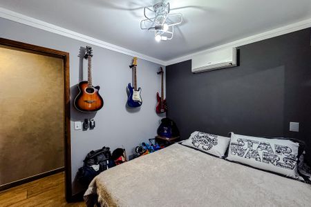 Casa à venda com 340m², 3 quartos e 3 vagas Casa à venda com 340m², 3 quartos e 3 vagasQuarto 1 - Suíte